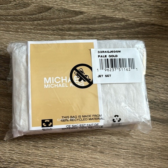 MK Small Quilted Leather Wallet NWT - Picture 5 of 5